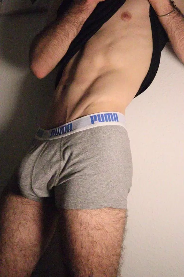 19 m German kinda high rn…I’m down for anything as long as you are hot … @alexhofof