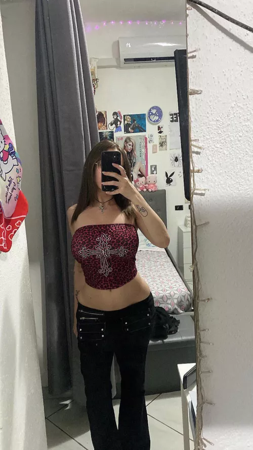 2005 first post here 💕