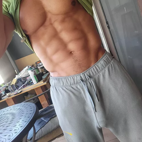 Abs coming in nicely