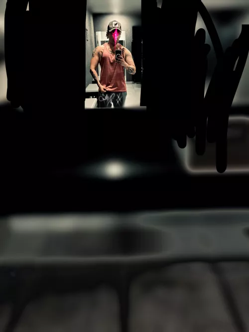 Any mature ladies coming over? 