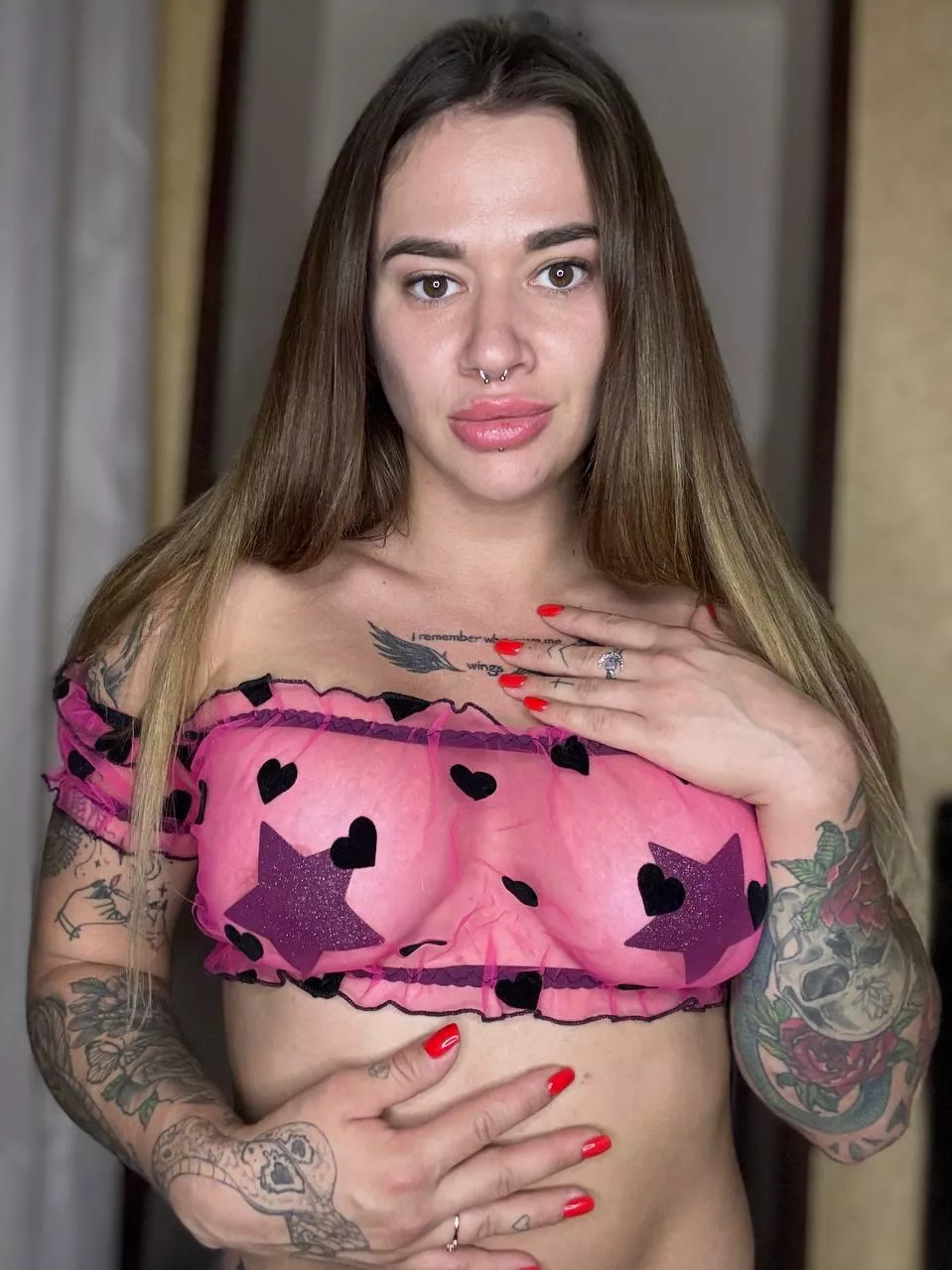 Big lips on a milf - a dangerous combination