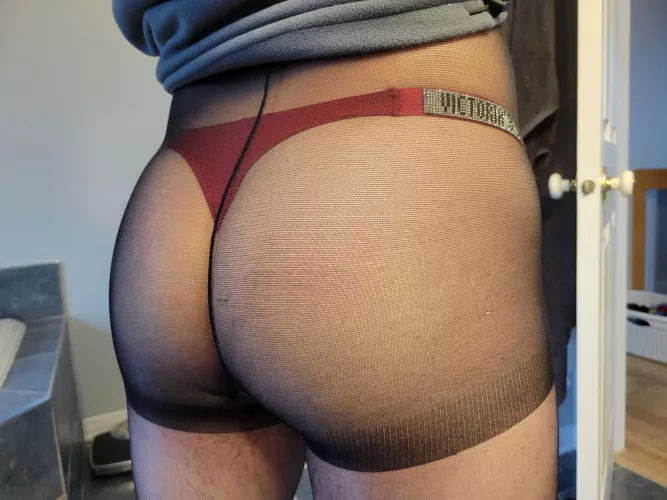 Bubble butt in a thong and stockings