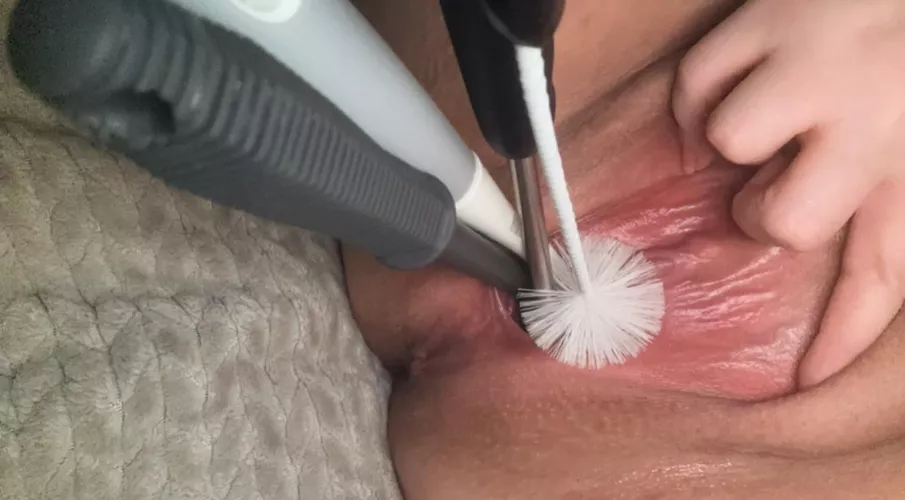 Can you fit another brush?