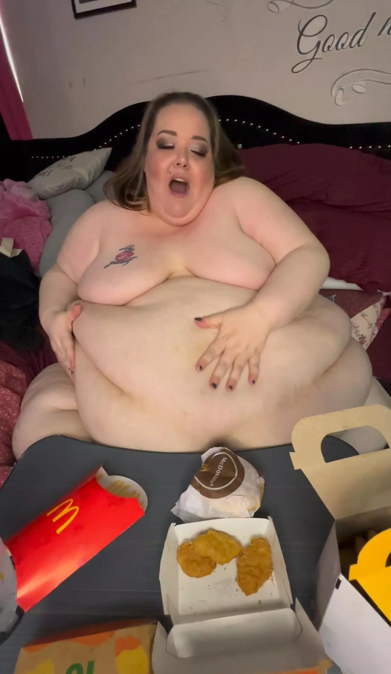 Chicken Big Mack was so good it made me horny 😈😈😈… want to see for yourself 💋