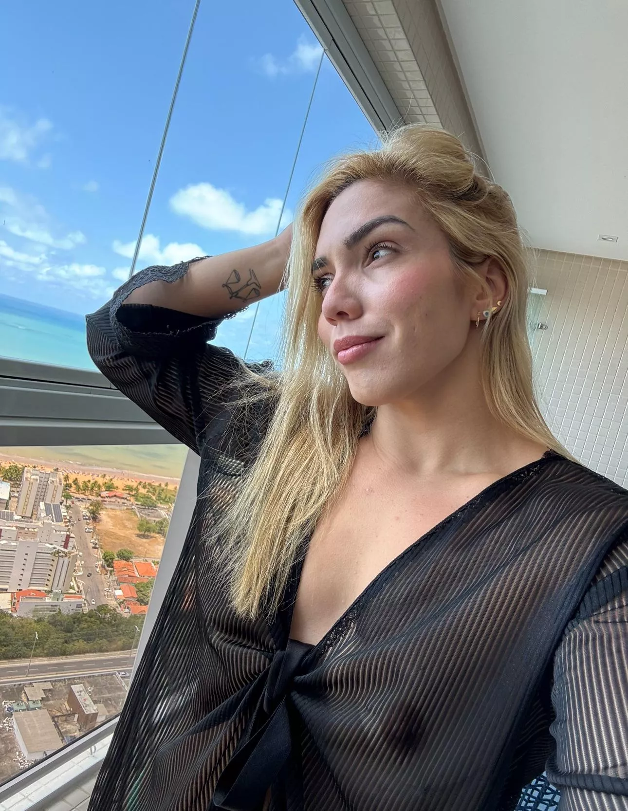 Cute baby waiting a good daddy 💞