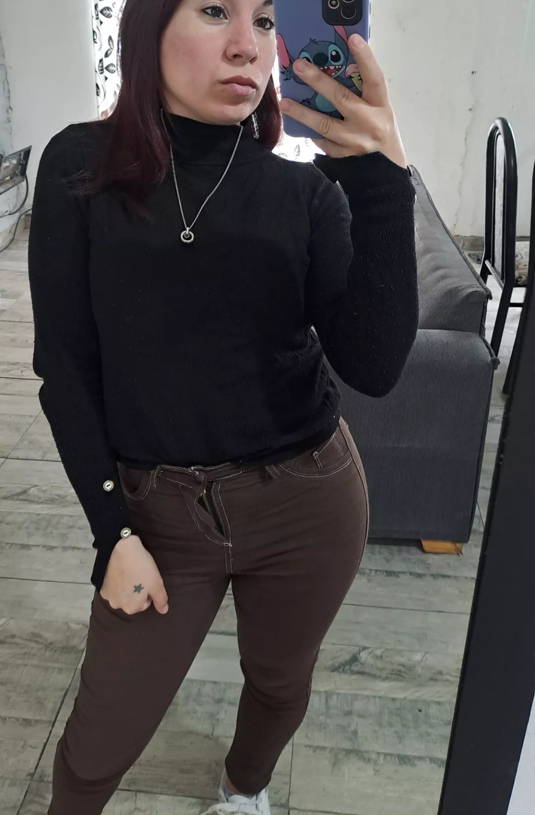 Do you think brown pants look good? 