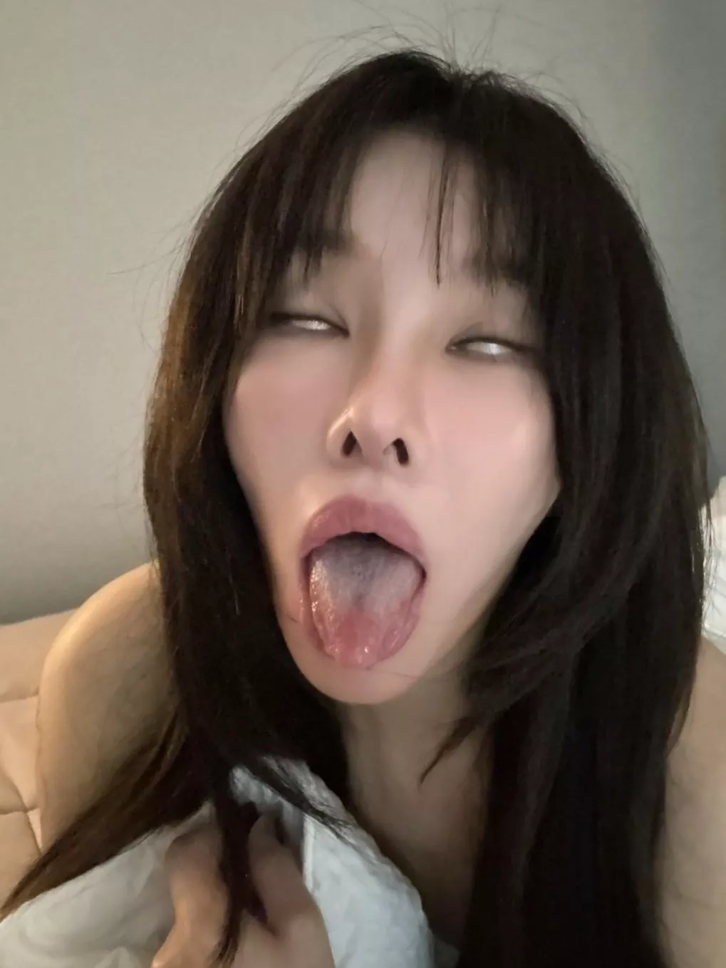 Does mommy deserve your cum?