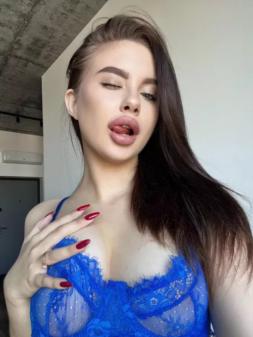 F19 You know what to do with my tongue