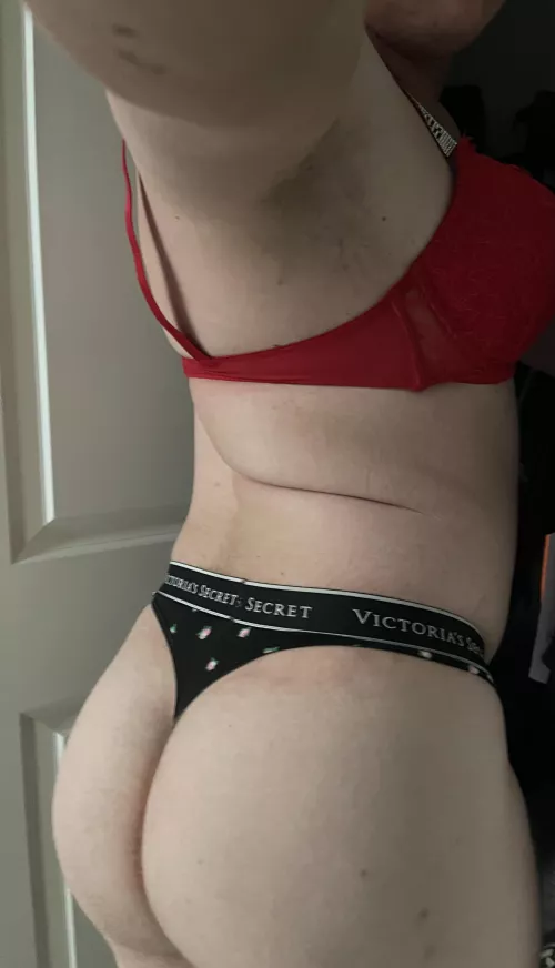 Getting ready to go out 🥰🥰🍑