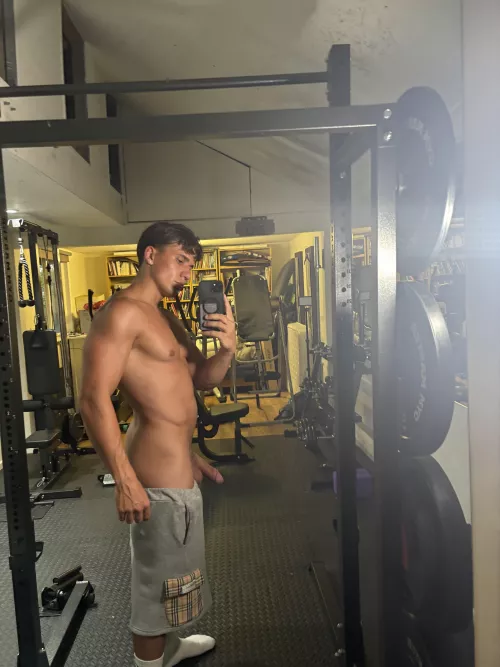 Got semi hard at the gym 