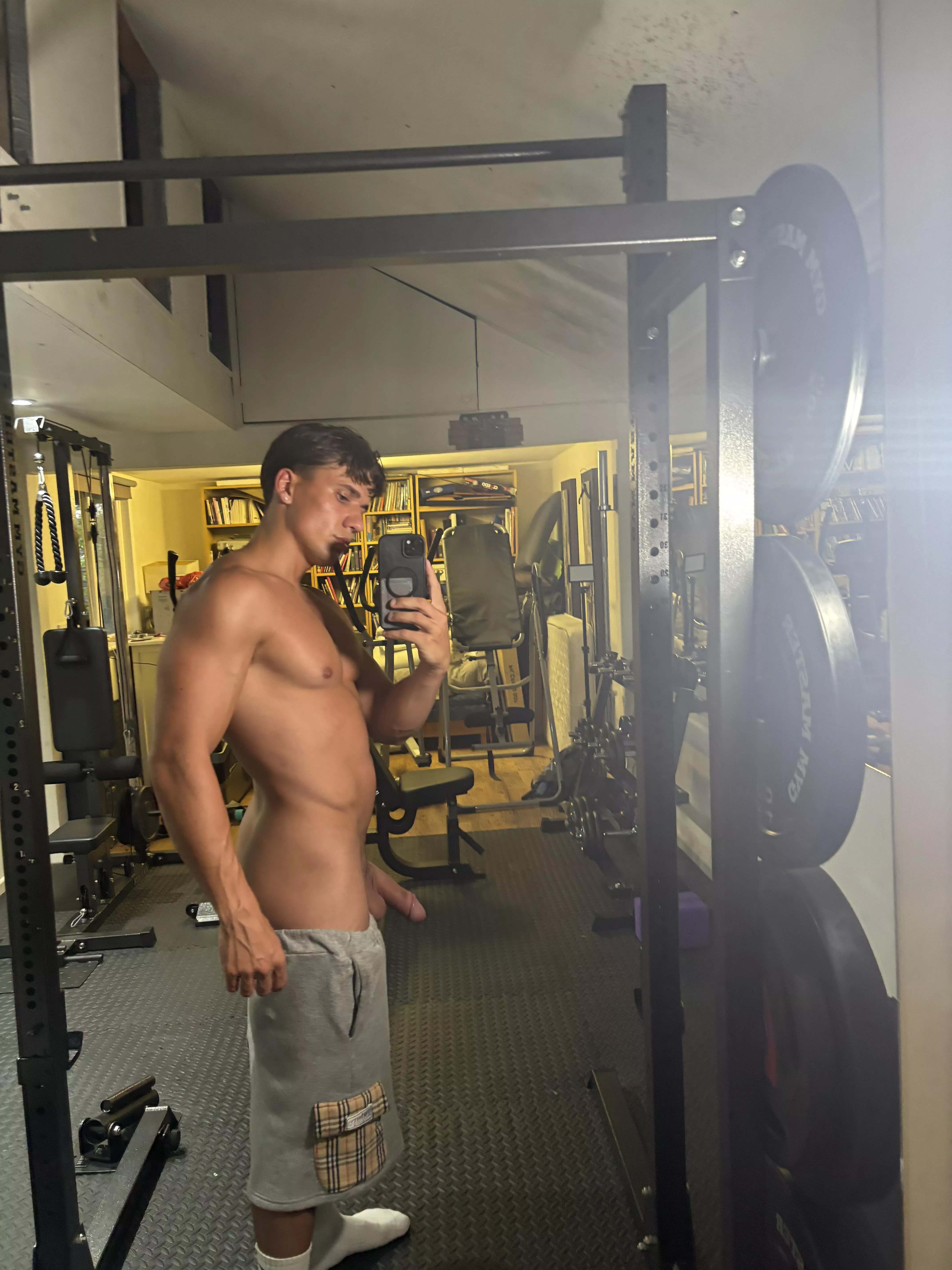 Got semi hard at the gym 