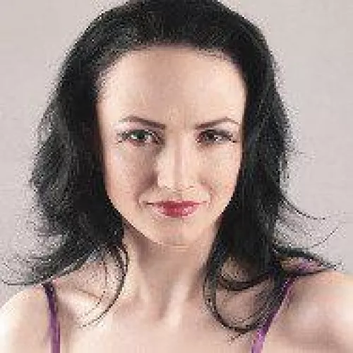 Looks like Miss Lilu could be going back to her classic brunette look judging by her new profile pic.