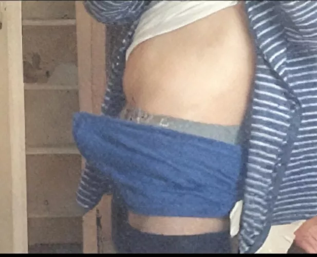 M20 Cerco amico per uscita dal vivo a Civitavecchia vicino Roma , per seghe reciproche e andare anche a rimorchio.