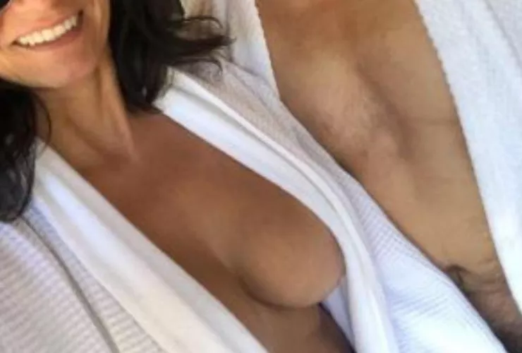 [MF4F] Fun cpl with nice DT suite. Looking for fun ladies. Enjoy watching couples play on balcony. She likes fit bulls. 