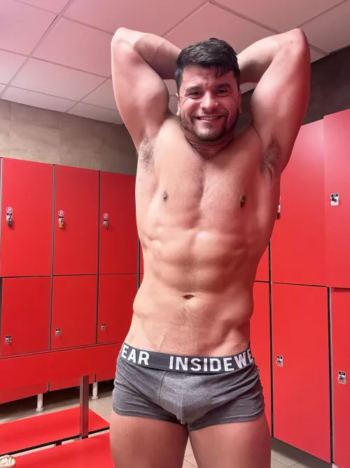 My boy wakes up in the locker room
