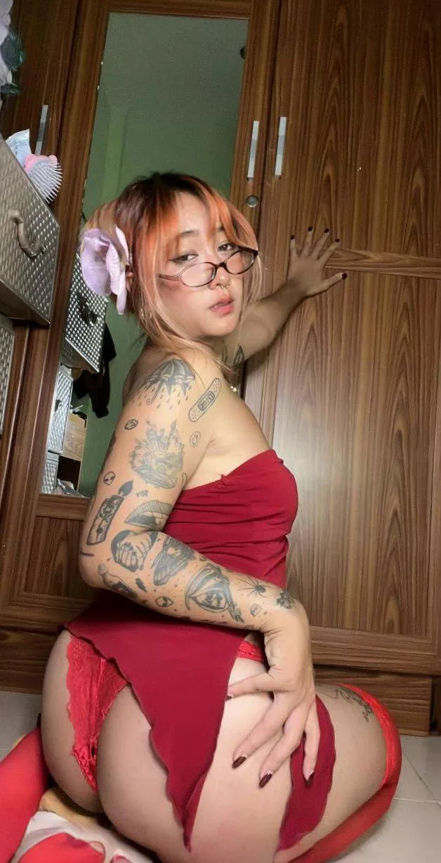 My butt is too juicy
