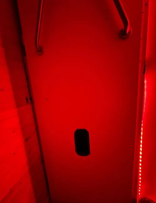 #Phoenix #Tempe Looking for HUNG men only. Hosting real wood Gl0ry H0le with private entrance at my home in Tempe. NSA DISCREET service - kum and go. No video recording, no drama. Cross streets are Baseline and McClintock in Tempe. Mouth or ass for you t