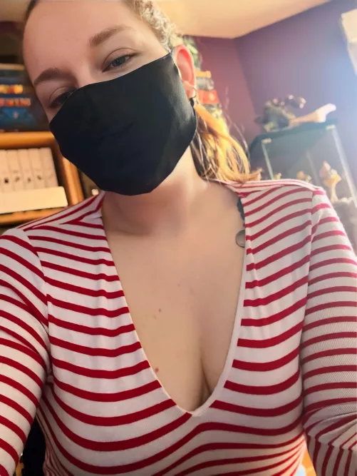 🌈 Rayures et sourires coquins, tu veux me rejoindre ? 😉💋