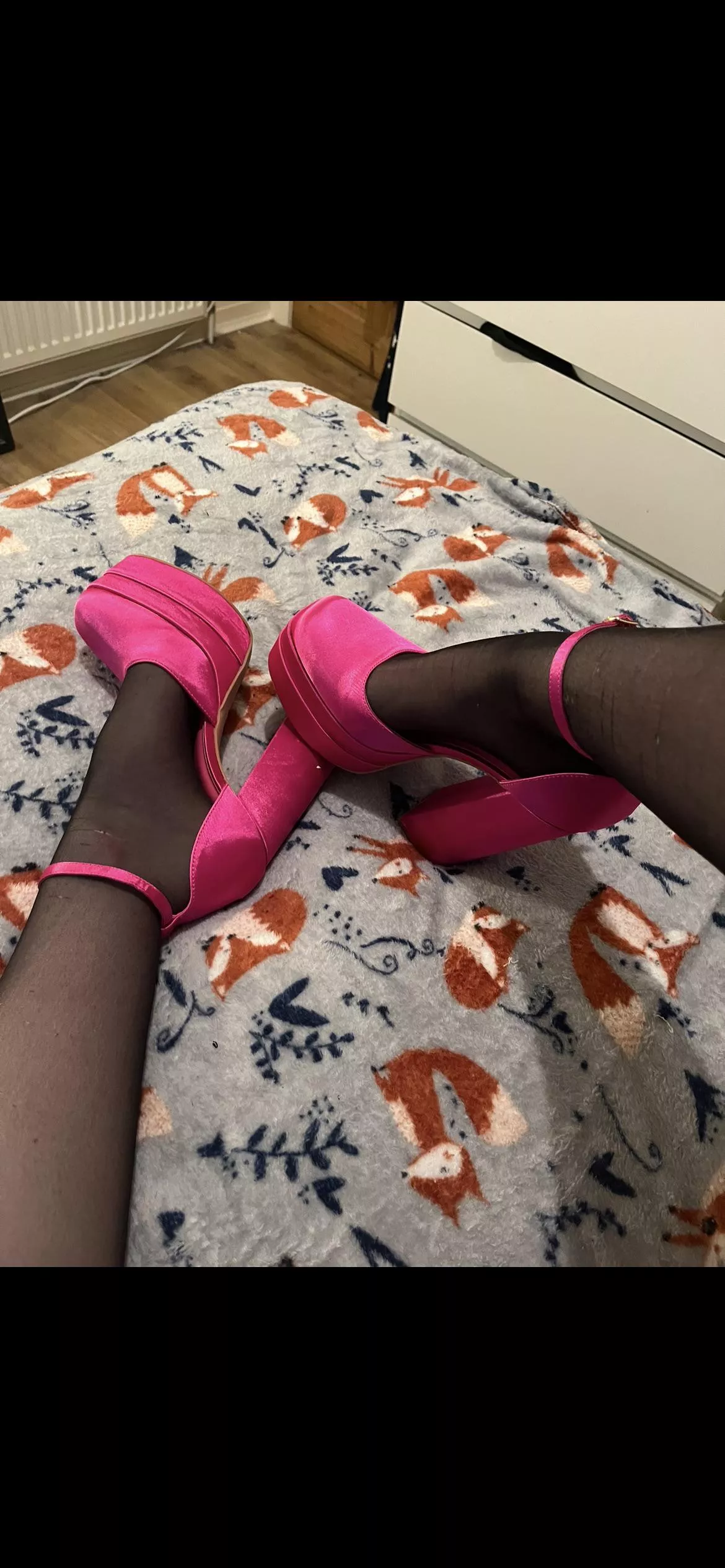 Think you could paint them whit with your cum?🤤🥵