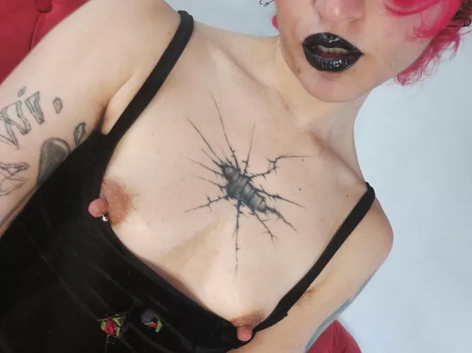 u wanna play with my nipples? 