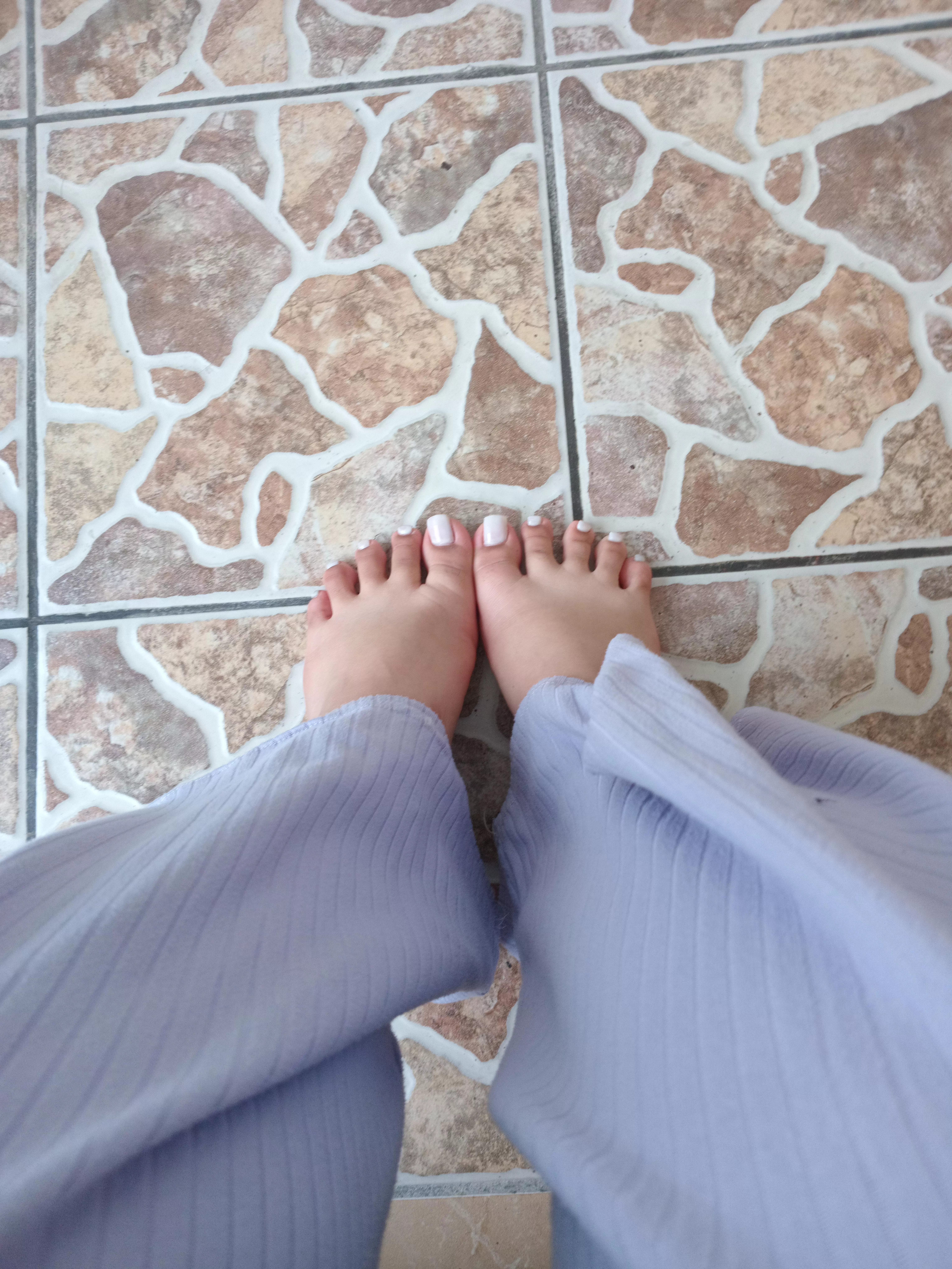 White toes... do you like them? 