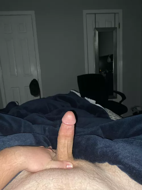 Who needs some thick cock?😏