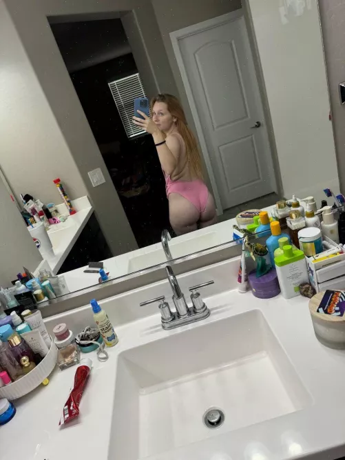 who wants to grab it?? 🫦