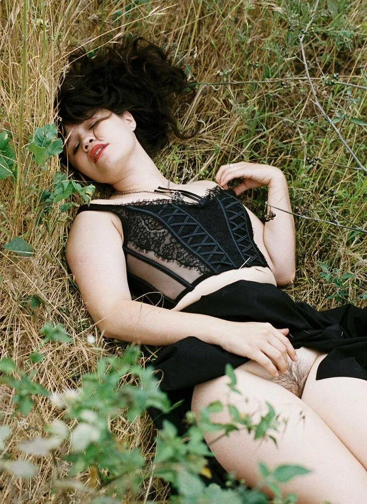 Yhivi touching her pussy...