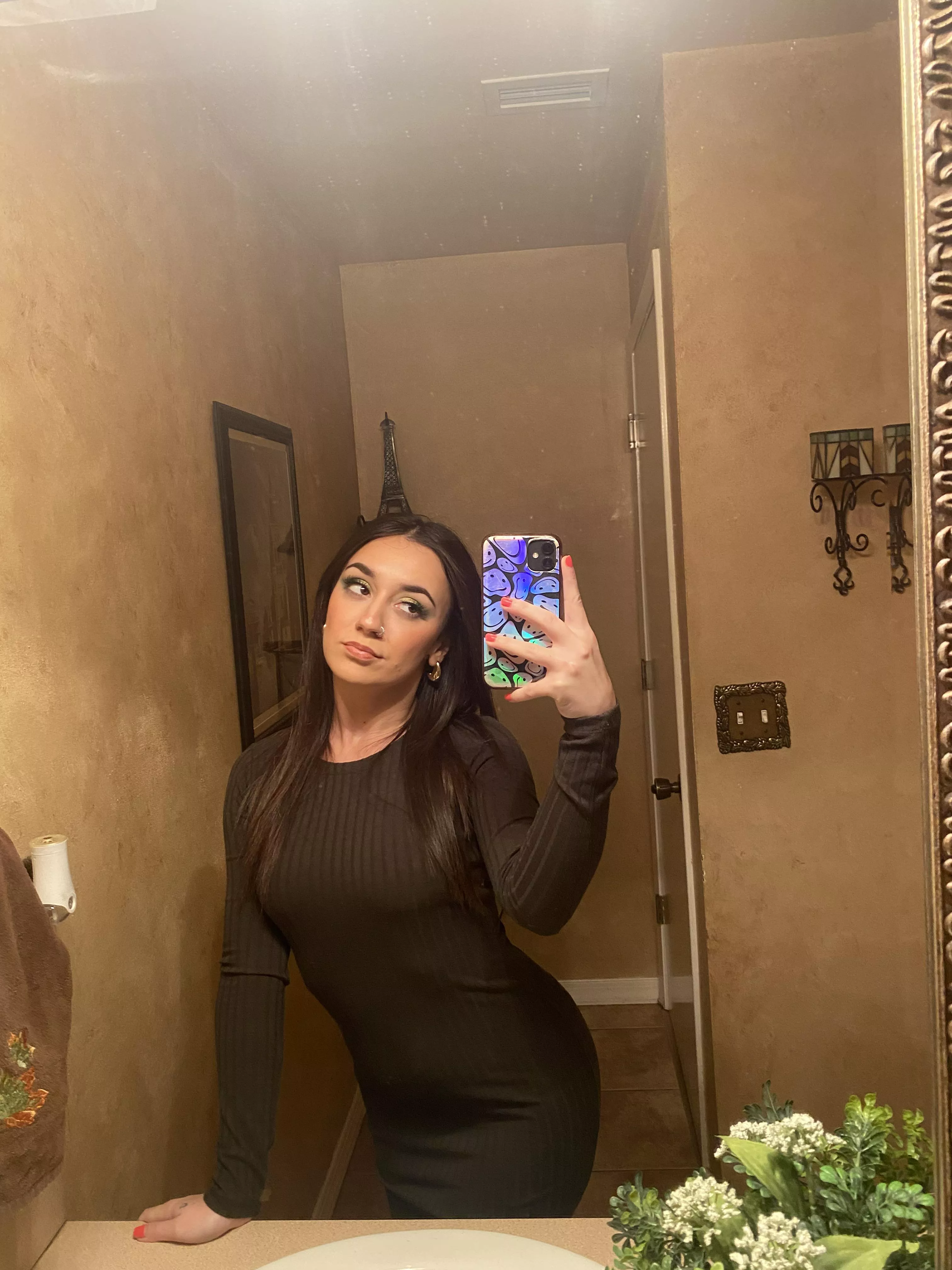 You know what I like? Holding a subs fragile ego in my hands as I control their thoughts and sway them into sending me as much as I demand [findom]