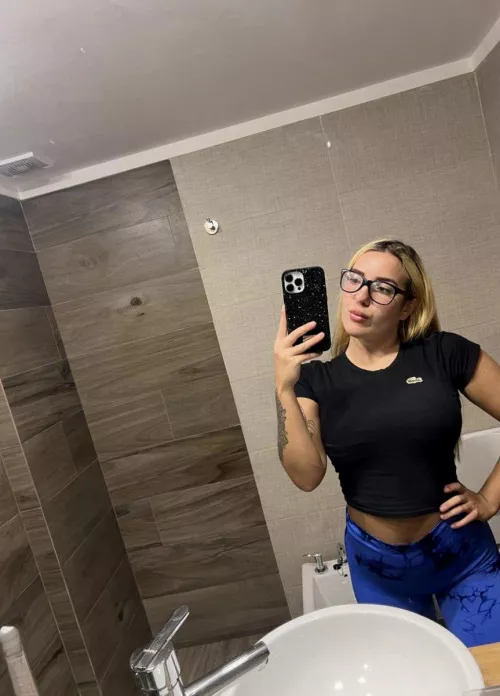 19 F just curious, who’s awake tonight?