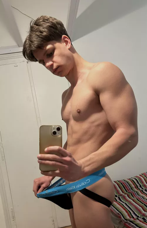 (20)Wanna see what’s underneath?