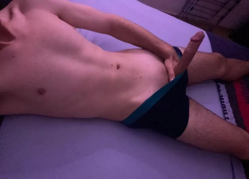 21 hmu fit bros to jerk and cum live @cometot2 send body pic and asl on add pls 