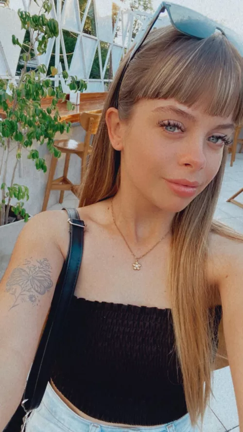 21F feeling cute today