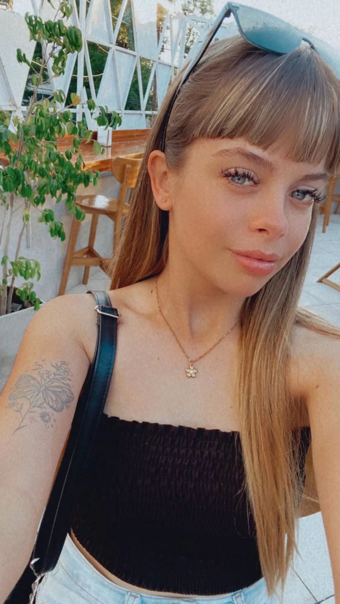 21F feeling cute today