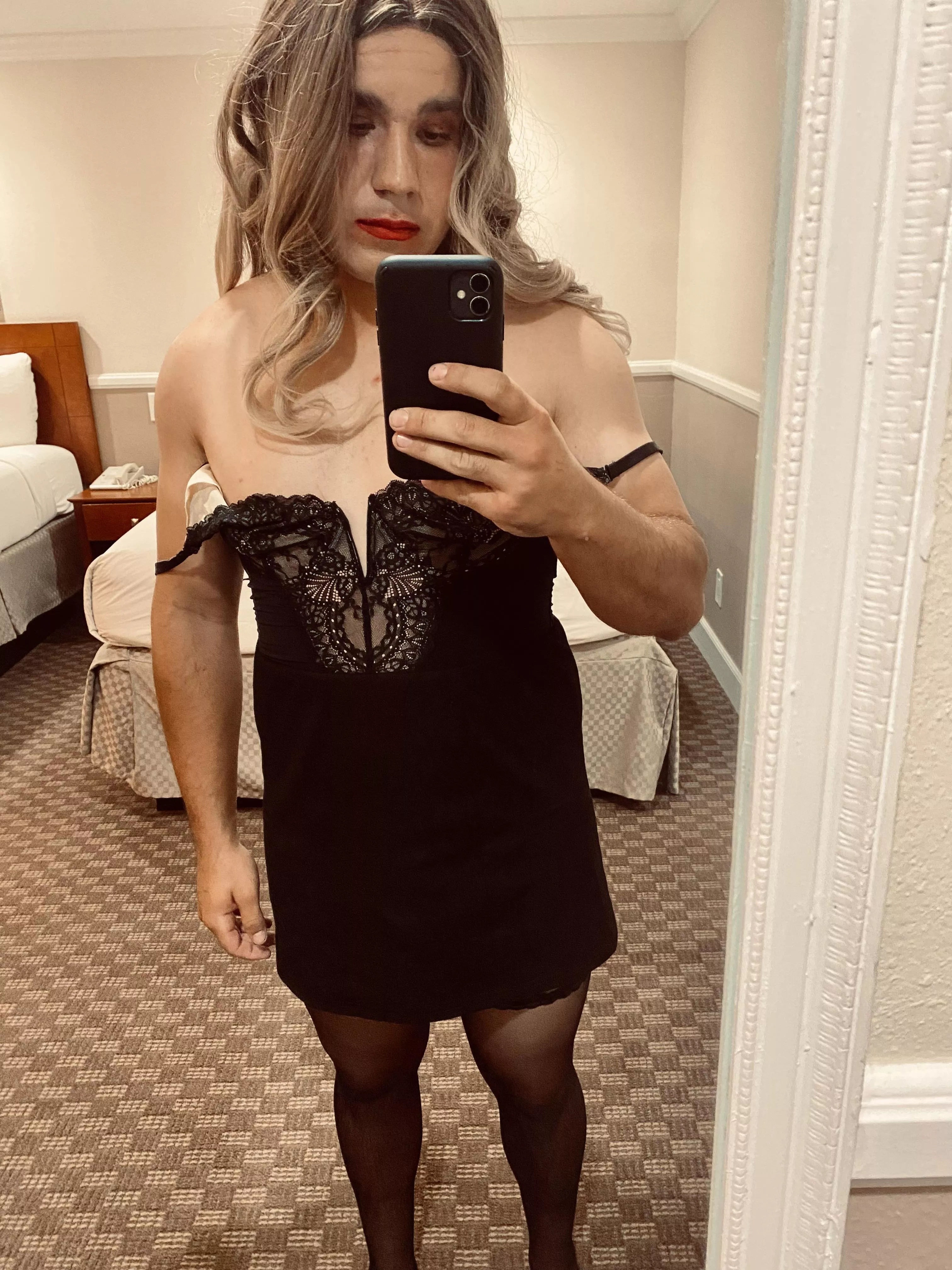 (818) looking for other sissy friends or daddies, love hypno