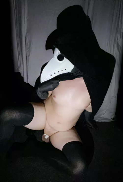 A locked sissy being obedient and waiting for daddy to breed me