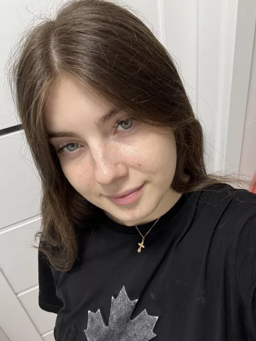 a natural face in a natural light