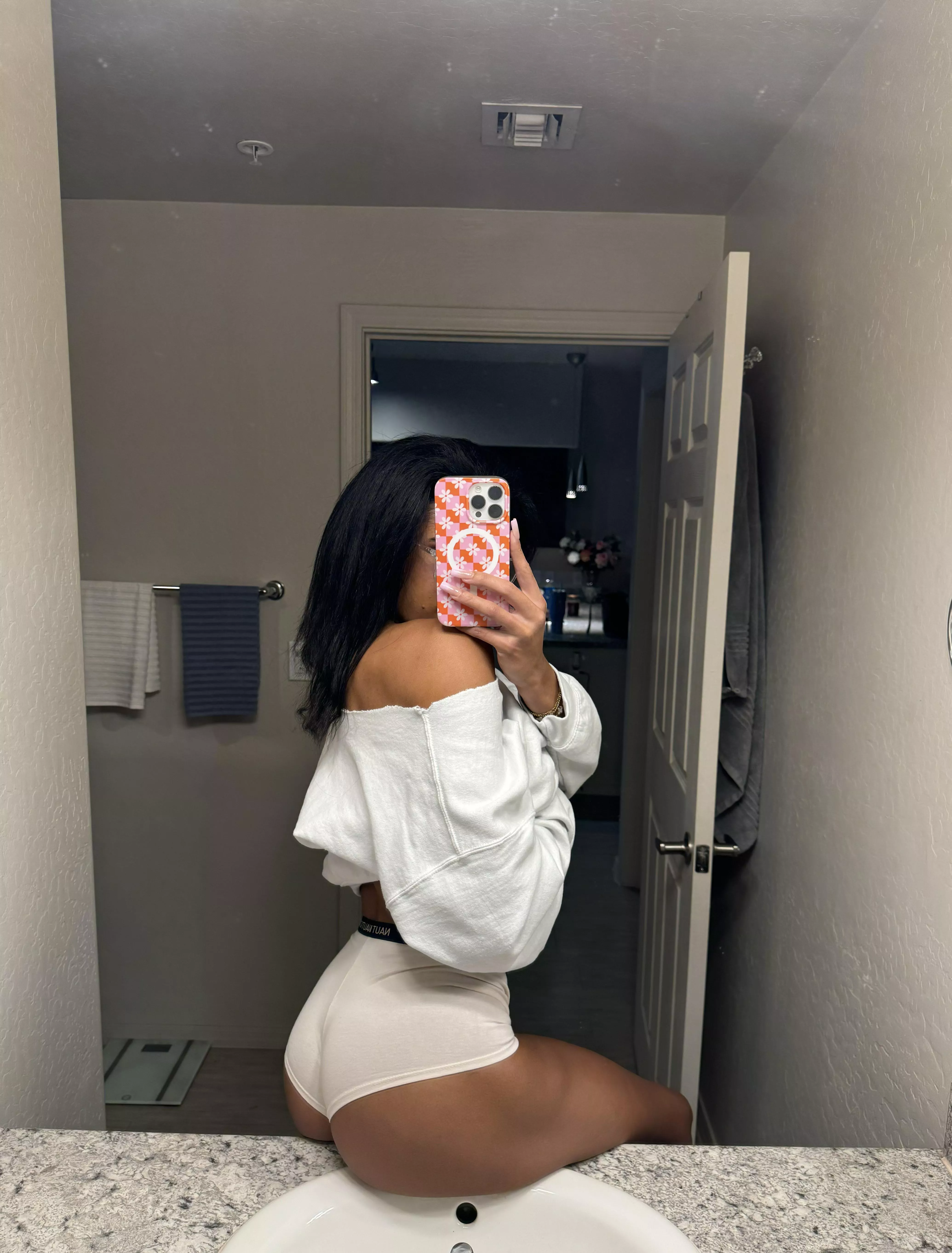 Chatting on my “other” page tonight!😉 Follow the links in my bio to stay in touch 