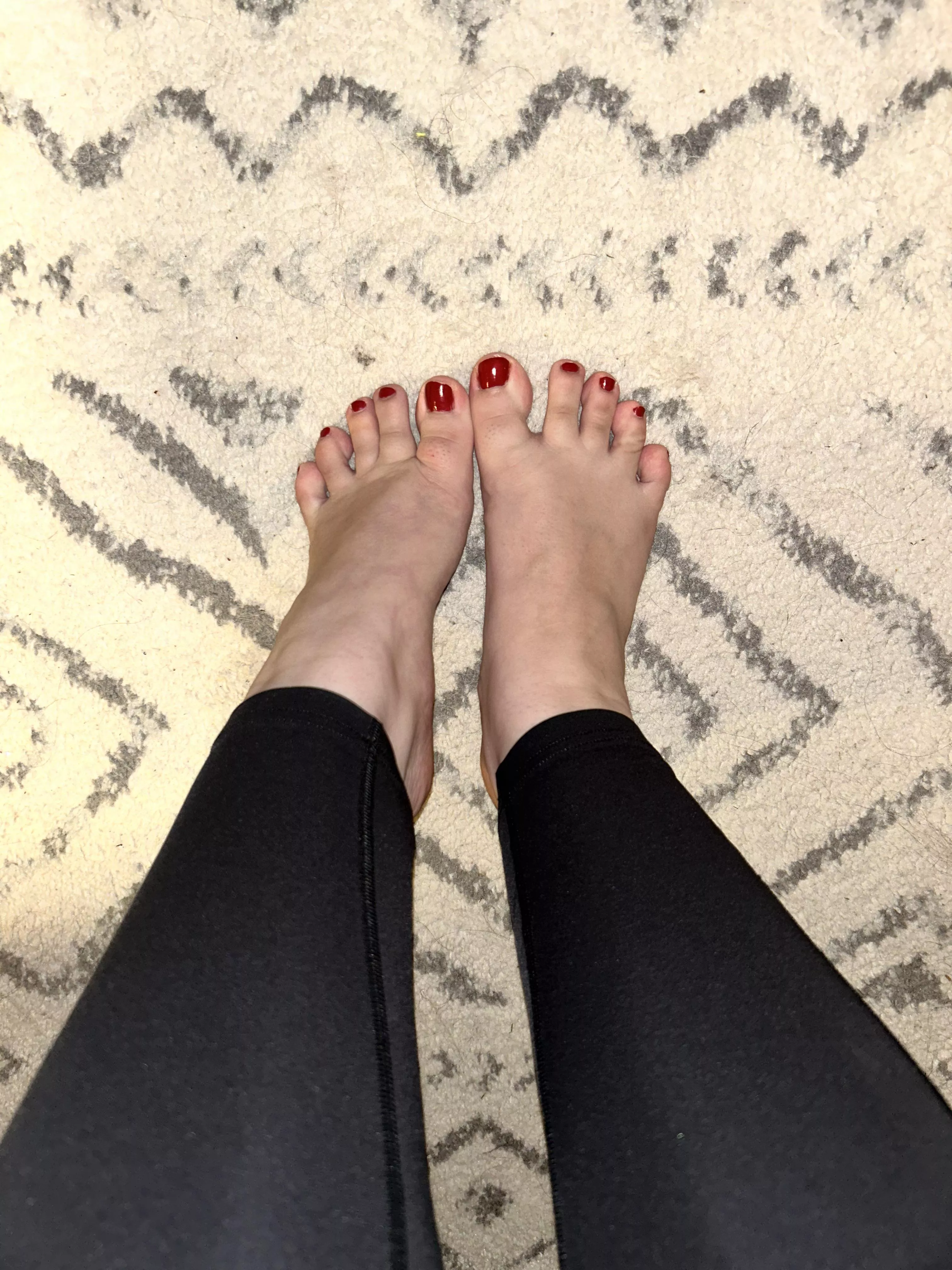 Come check out my content on feetfinder ! I do custom orders 