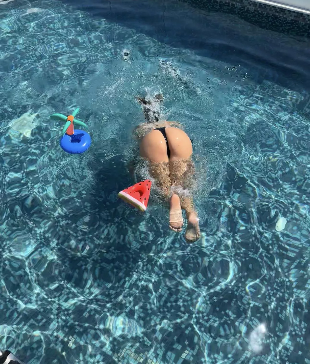 do you like making out in a public pool with me 