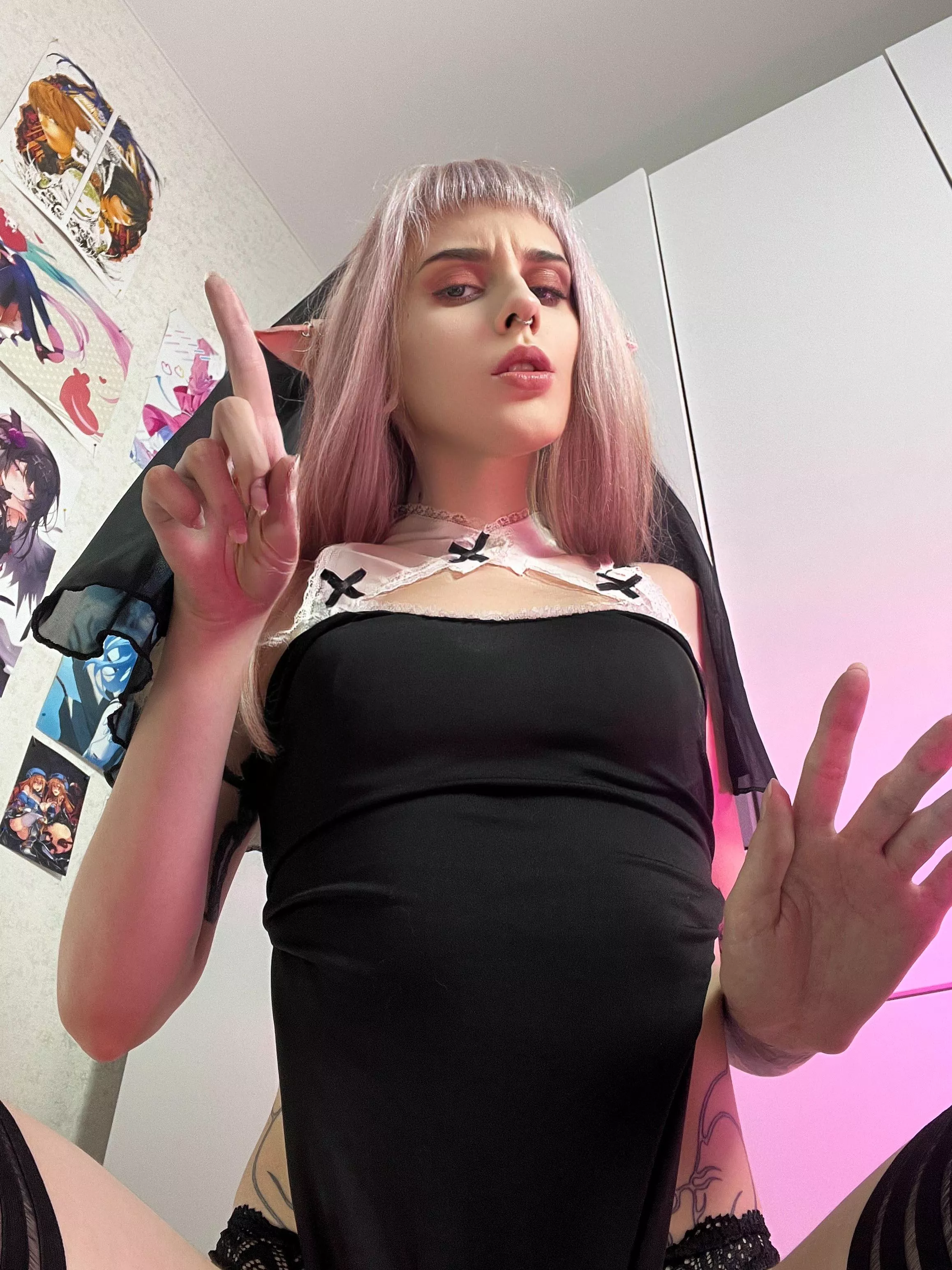 Elf priestess by Moon Shiro