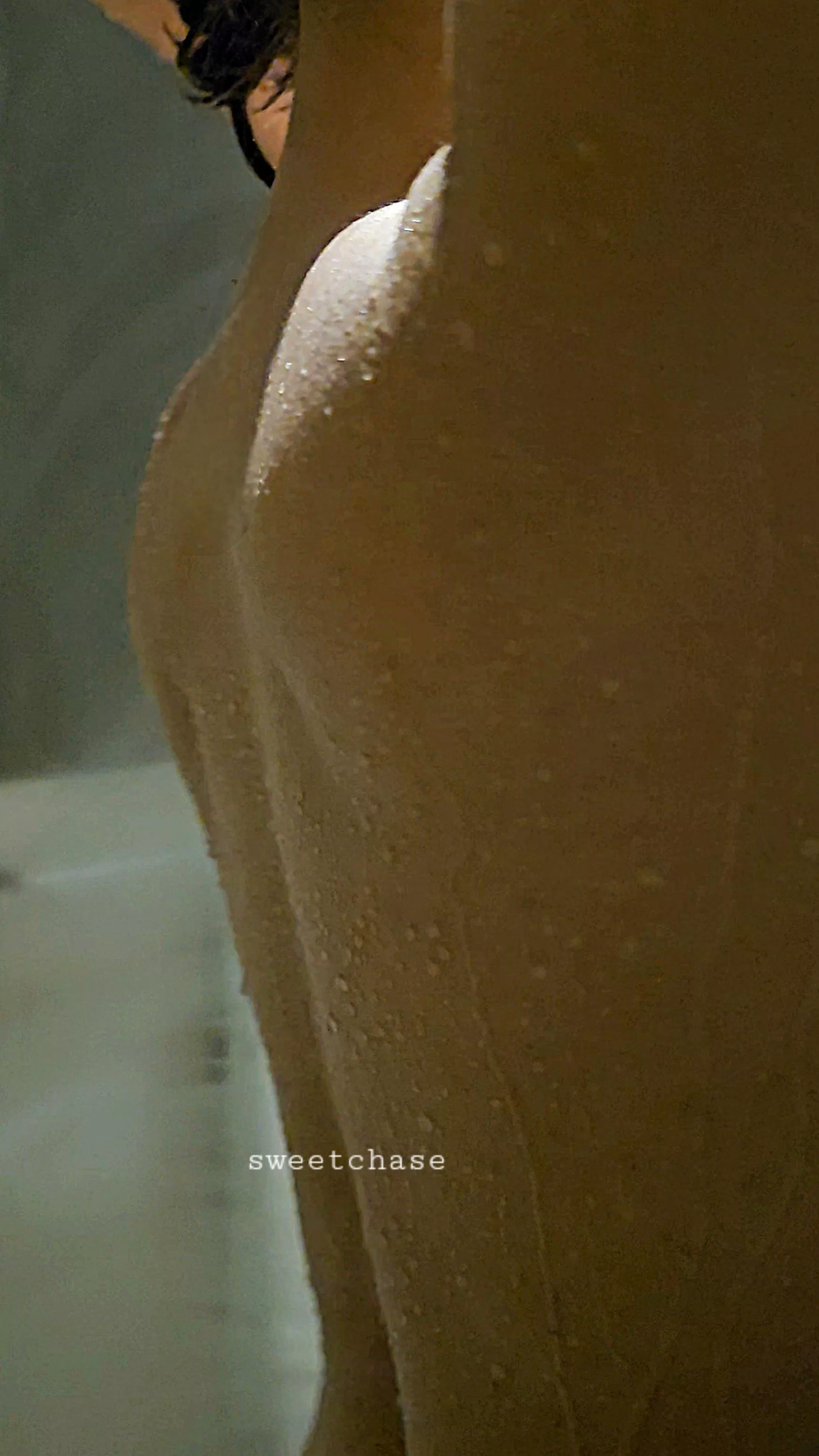 [F] Underrated Back View