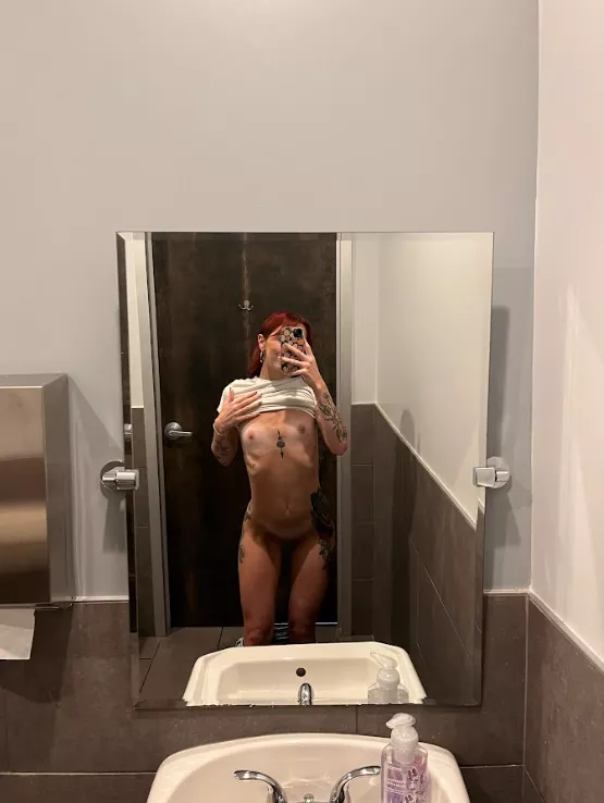 f4mf Looking for a couple ready to turn up the heat and get wild with me