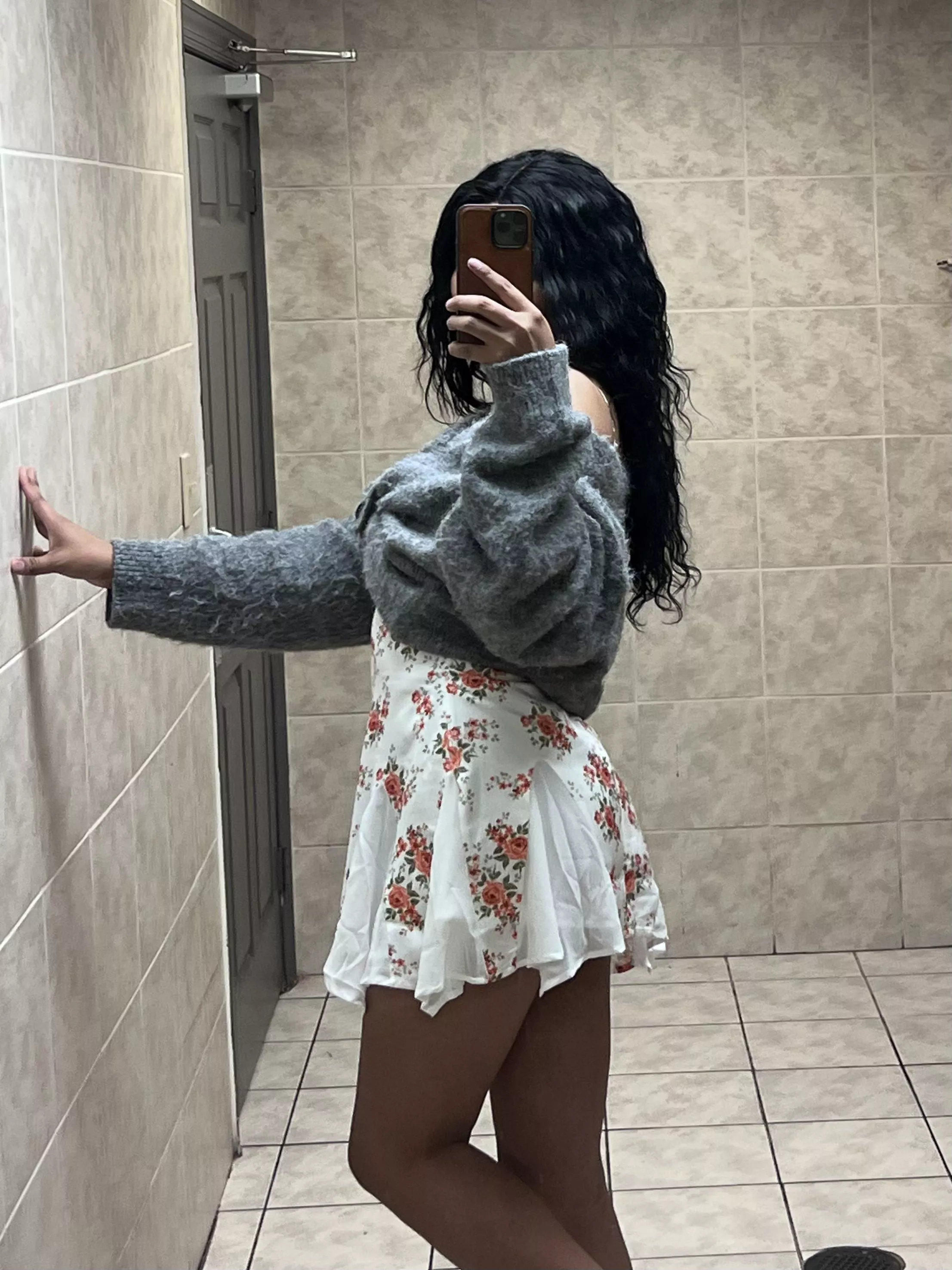 Femboy looking for some fun 22