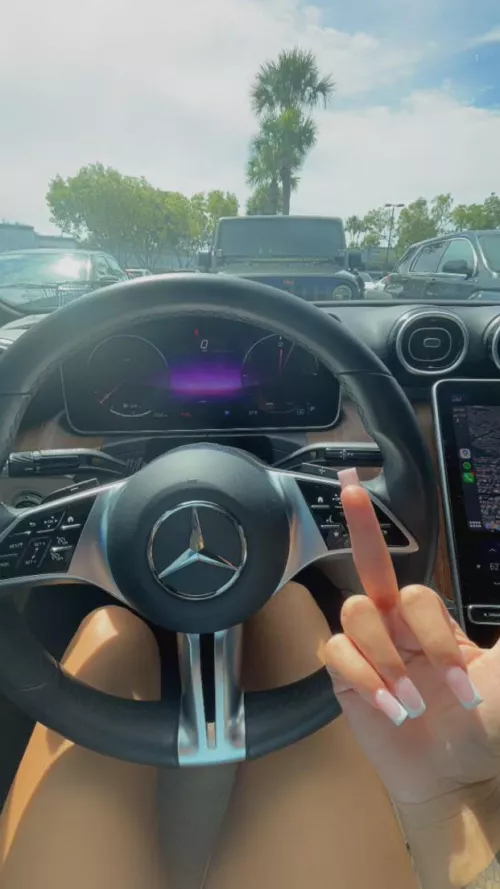 [Findom] I had such a fun day getting my nails done, fully funded by simp money. You pay for everything so I don’t have to.