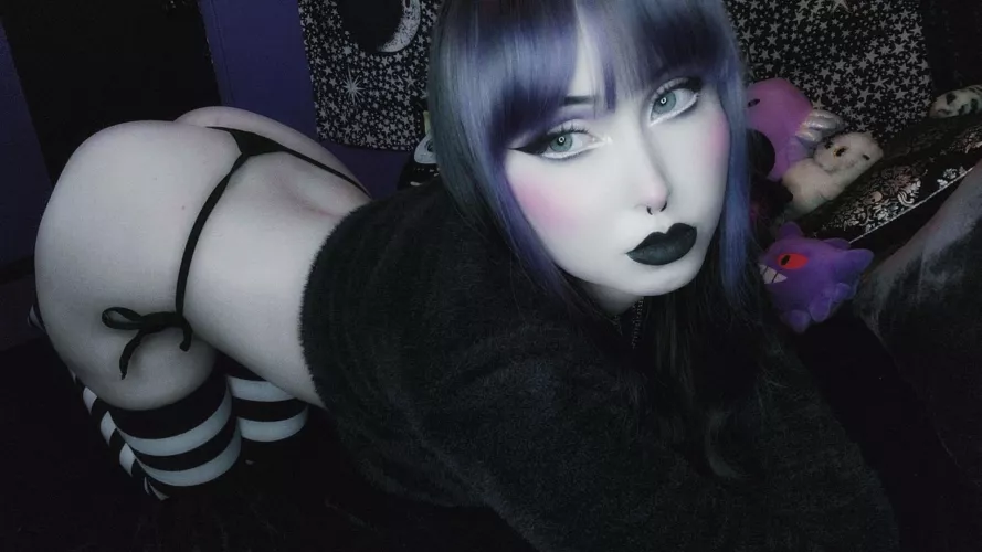 Goth petite cutie 🖤🦇