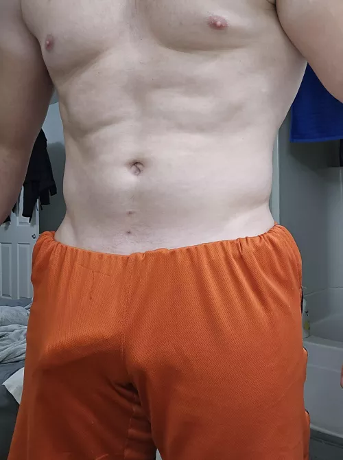 Hey yall who wants to chat 