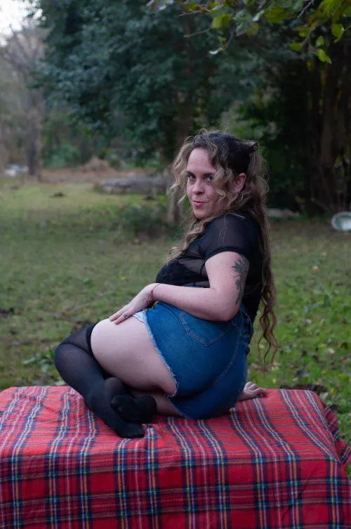 I am very comfortable in these nice jeans	