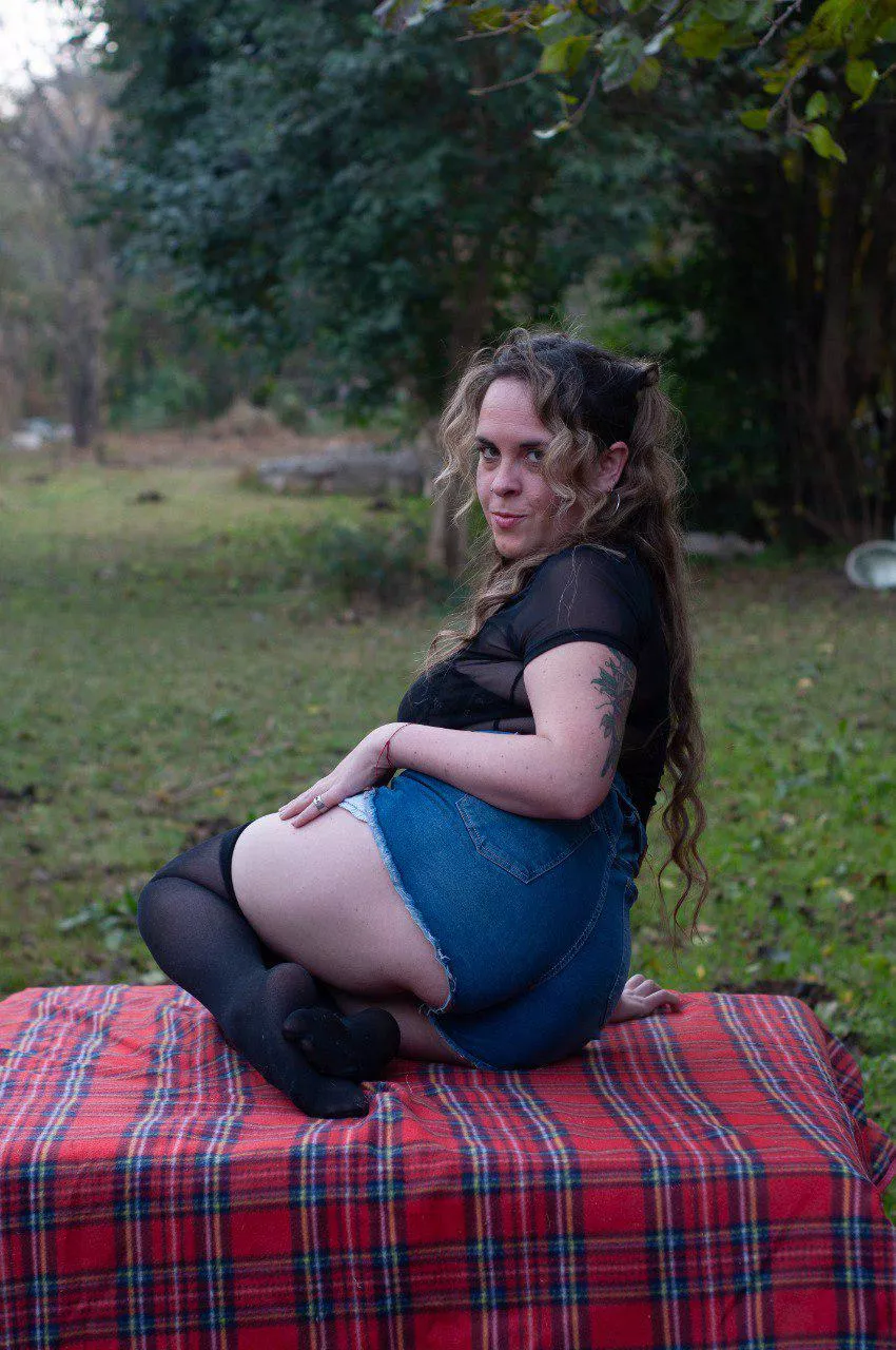 I am very comfortable in these nice jeans	