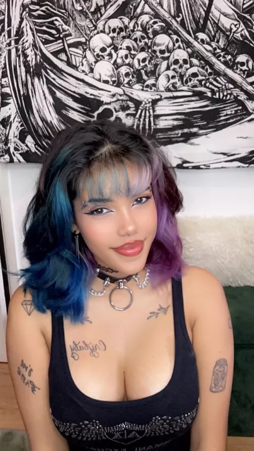 i hope you like the view of my cleavage?